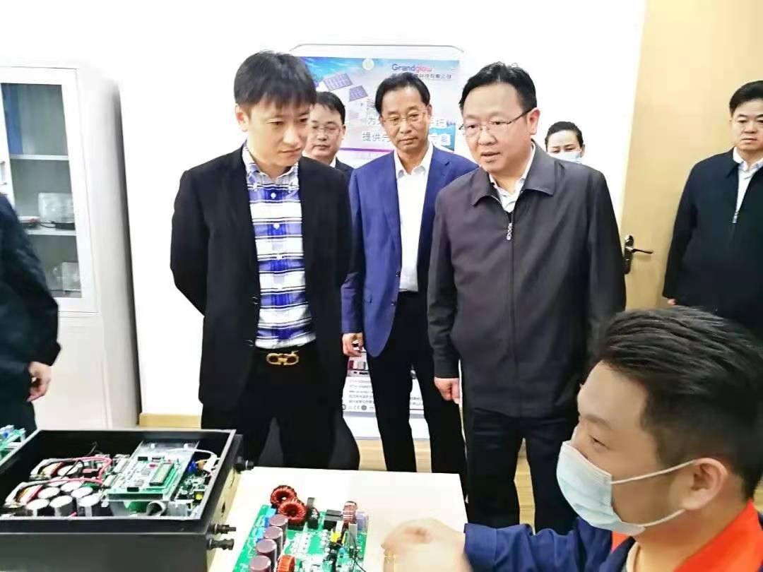 接待市委、市政府向导莅临我司子公司黄石（光谷）ng电子游戏新能源研发中心调研