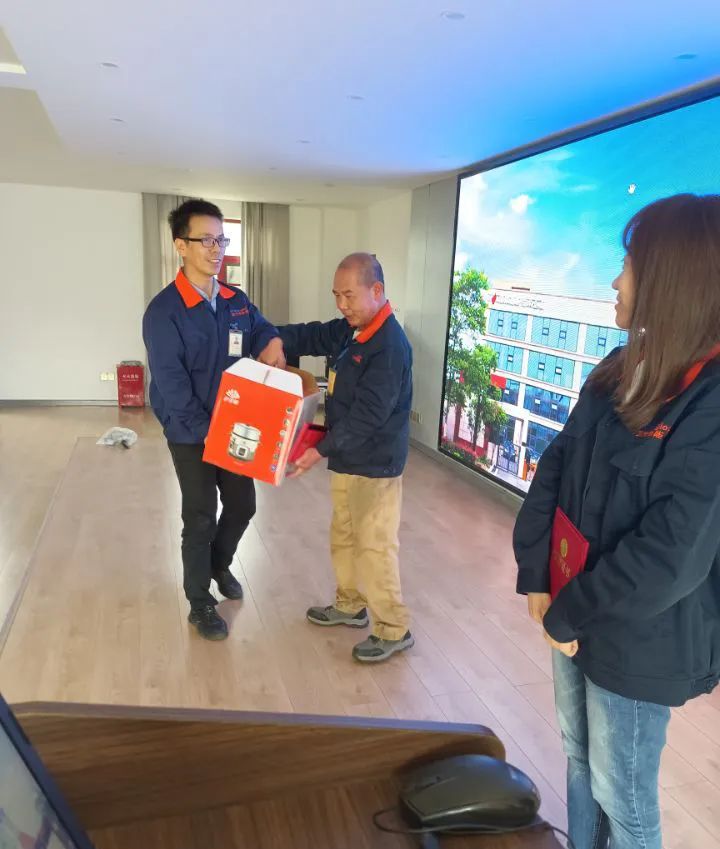 十月员工大会┃强化岗位职业素养，，，，，提升员工品牌意识-ng电子游戏
